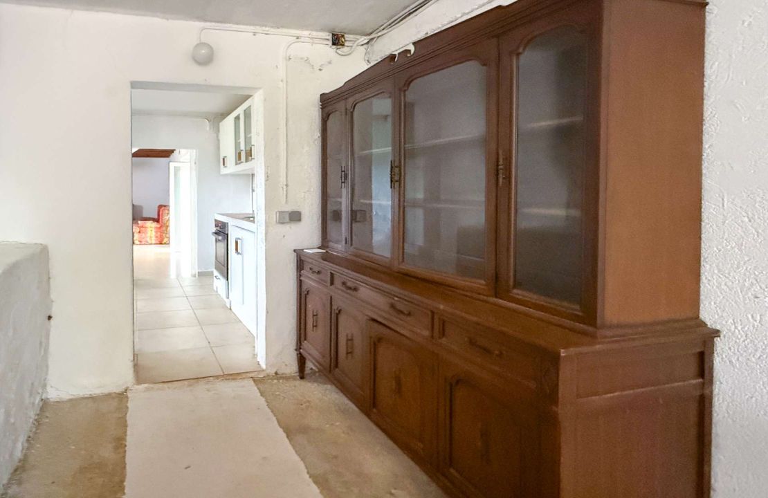 Country house with holiday rental license in Puerto Pollensa Mallorca with project to build a new house with pool